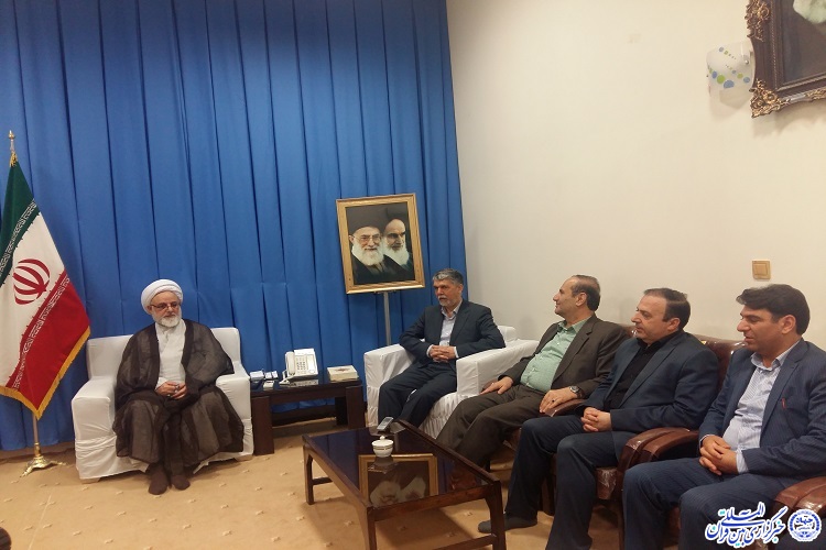 جبهه استکبار در صدد تخریب روحیه مقاومت ملت ایران است جبهه استکبار در صدد تخریب روحیه مقاومت ملت ایران است