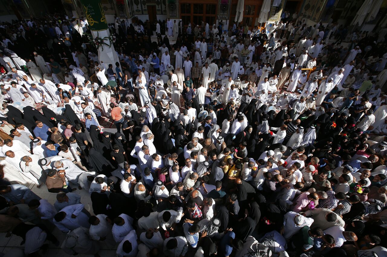 پنج شنبه/ وصف نشدنی‌ترین ارادت‌ها را ببینید/ عید غدیر در حرم حضرت علی(ع) + عکس