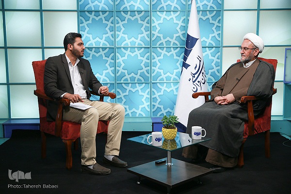هیچ کشوری به پشتوانه نفت و گاز توسعه پیدا نمیکند/توسعهیافتگی در غرب مرهون سرمایهگذاری روی آموزش است/استعدادها در ایران هدر میروند هیچ کشوری به پشتوانه نفت و گاز توسعه پیدا نمیکند/توسعهیافتگی در غرب مرهون سرمایهگذاری روی آموزش است/استعدادها در ایران هدر میروند