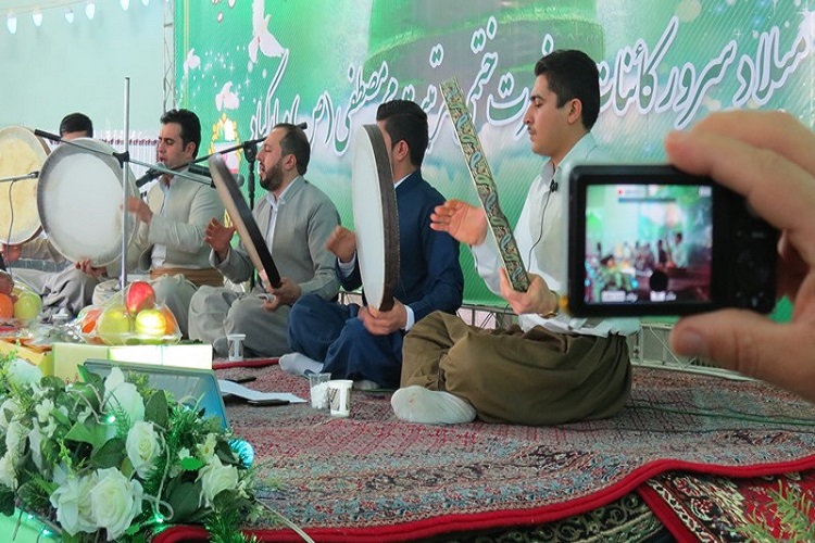 جشنی با چاشنی وحدت جشنی با چاشنی وحدت