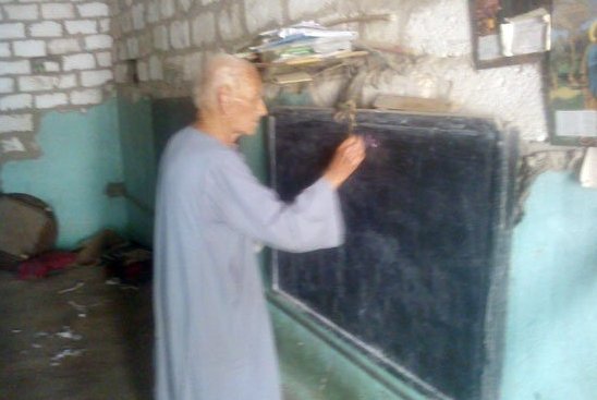 Un vieux chrétien qui enseigne le Coran