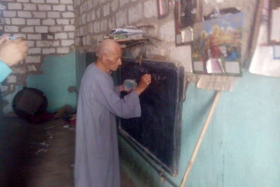 Un vieux chrétien qui enseigne le Coran