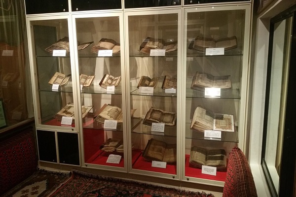 Un trésor de Corans manuscrits rares à la mosquée de Singapour