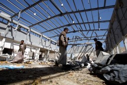 20 morts dans une mosquée bombardée au Yémen