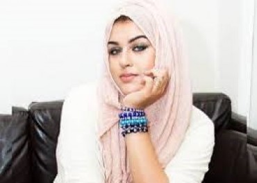 La blogueuse Muslim Girl refuse un prix pour protester contre Gal Gadot La blogueuse Muslim Girl refuse un prix pour protester contre Gal Gadot