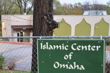 ओमाहा इस्लामी केंद्र द्वारा स्थानीय अधिकारियों की मेज़बानी की ग़ई