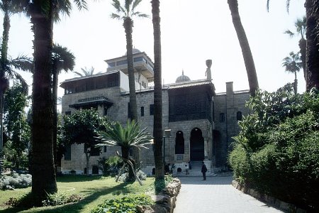 Meseum Istana dengan Sejumlah al-Quran Tulisan Tangan di Kairo Meseum Istana dengan Sejumlah al-Quran Tulisan Tangan di Kairo