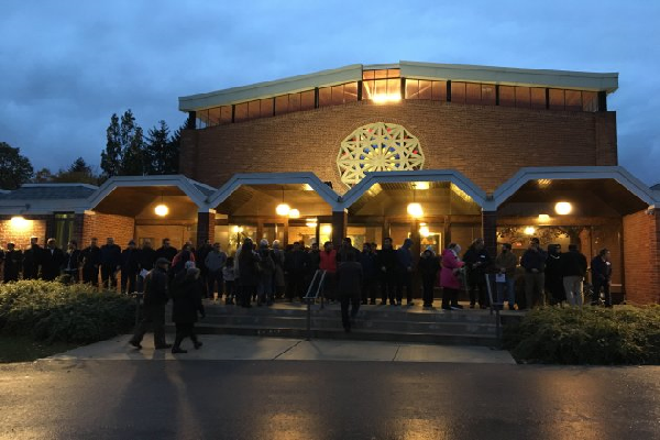 Lingkar Perdamaian Muslim Kanada Mengenang Para Korban Sinagoga Amerika