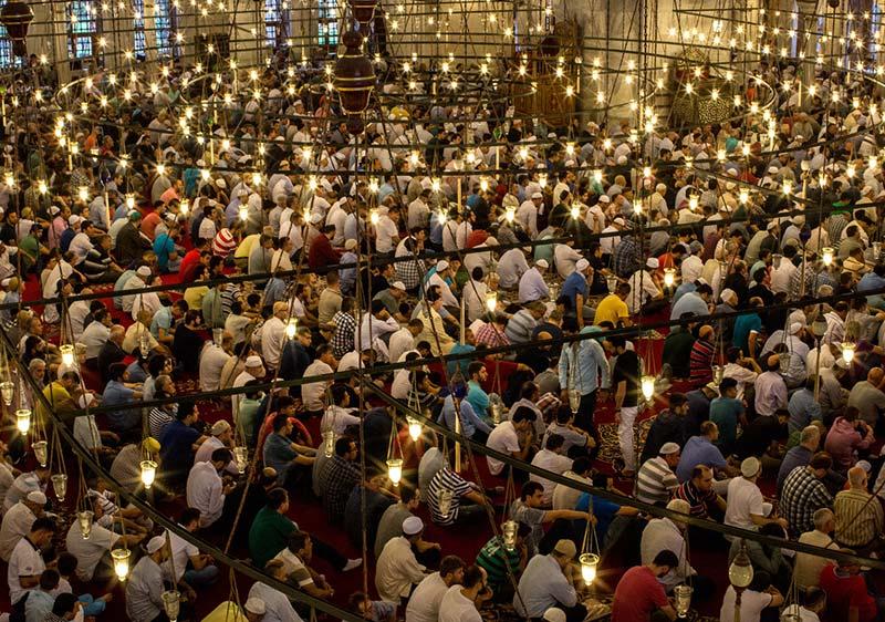 La preghiera di Eid al-Fetr nel mondo islamico