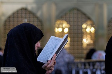 Ragazza svedese abbraccia l'Islam al mausoleo dell'Imam Reza (AS)