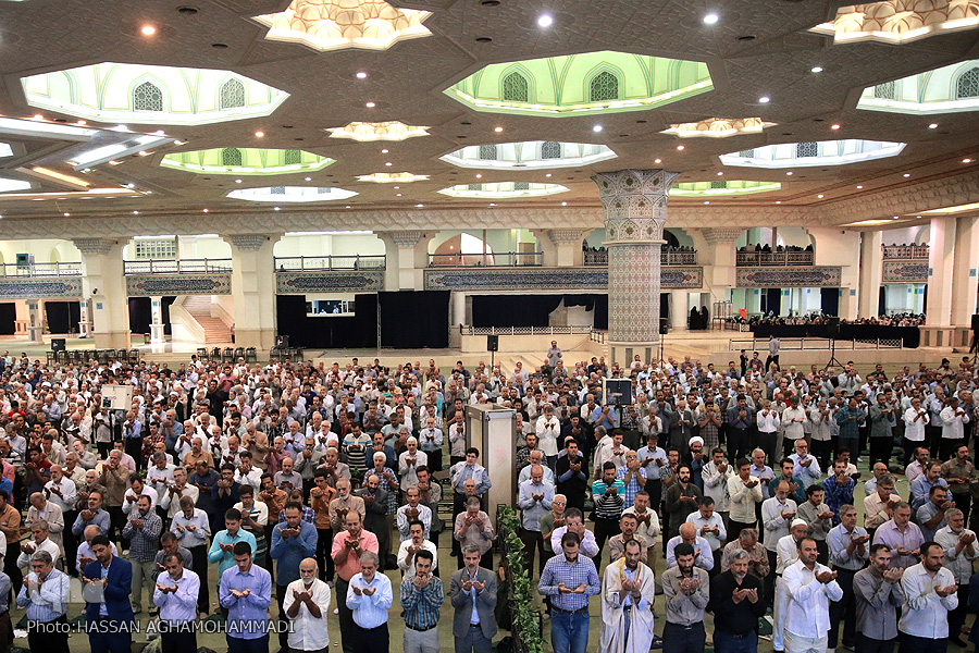 Foto: la preghiera dell'Eid al-Adha in Iran