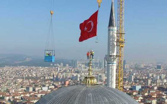 В Турции строят крупнейшая в мире мечеть Чамлыджа