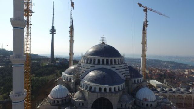 В Турции строят крупнейшая в мире мечеть Чамлыджа