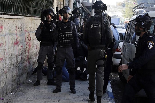 Siyonist Rejim 30 Filistinliyi gözaltına aldı