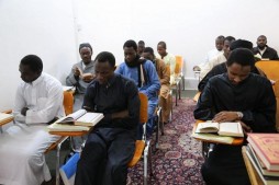 Necef'te yabancı öğrencilere özel Kur'an bilimleri ihtisas kursları düzenlendi