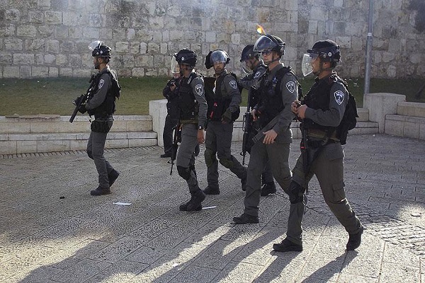 İşgal güçleri 10 Filistinliyi gözaltına aldı