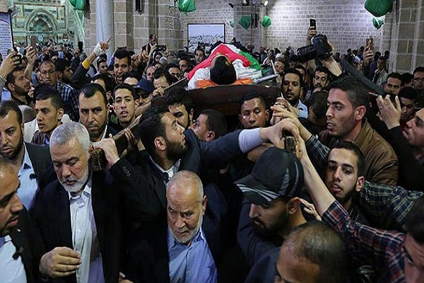 Gazze'de şehit edilen Filistinli gazeteci Murteca için cenaze töreni
