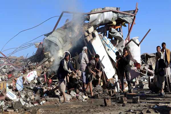 Suudi savaş uçakları, Yemen'e saldırıları arttırdı