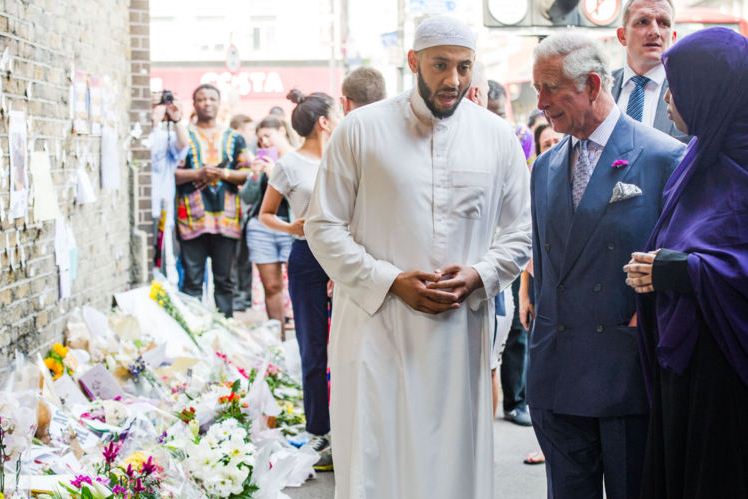 شہزادہ ولز کی لندن مسجد میں آمد + تصاویر