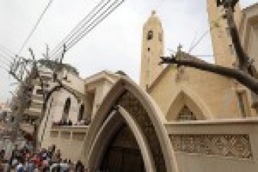 مصر؛ کلیسا کی آگ مسلمانوں نے بجھا دی