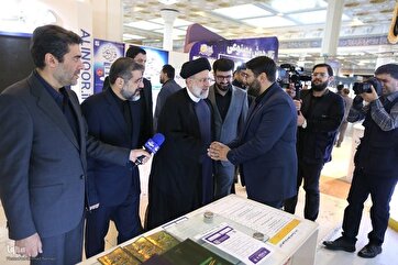 伊朗总统参观《古兰经》国际展览