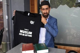 Taupō's First Muslim Exhibition Features Māori Translations