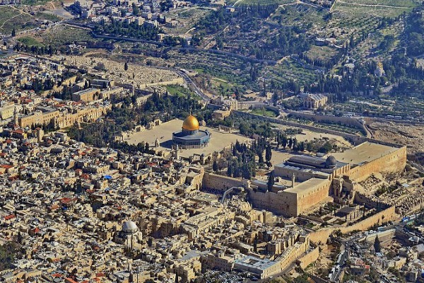 Al-Azhar Introduces Quds at Cairo Book Fair