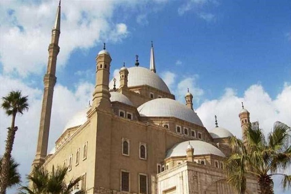 Egyptian Qari Proud of Reciting Quran at Imam Hussein (AS) Mosque in Cairo