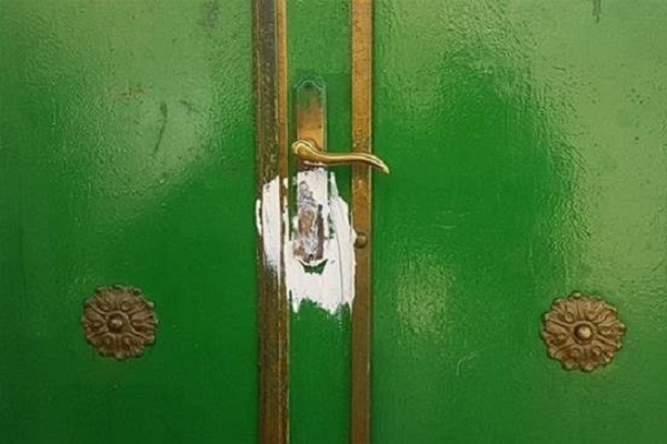 Zionist Settlers Seal Mosque in Quds