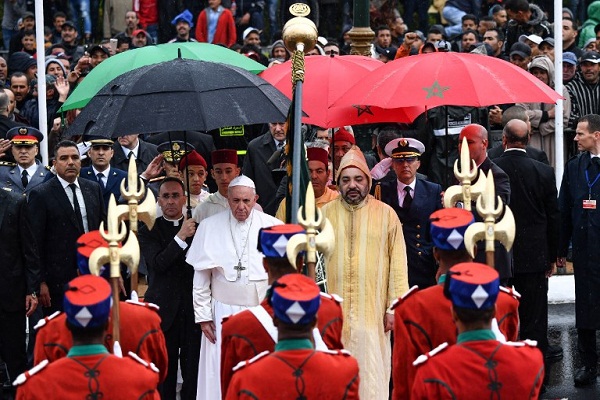 Iraqi PM Invites Pope to Visit Iraq