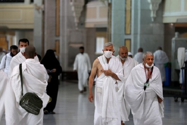 Masjid al-Haram in Mecca Sterilized amid Coronavirus Concerns  