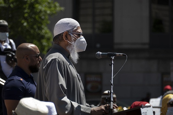 Muslim Groups Rally in New Jersey to Condemn Police Brutality  
