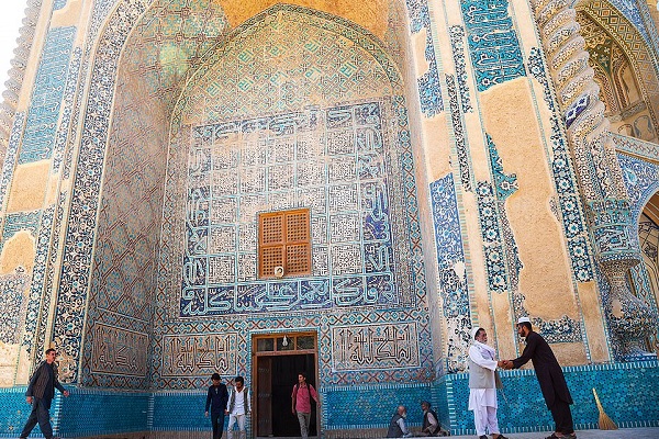 Blue Mosque in Afghanistan’s Mazar-i-Sharif Reopens after 5 Months