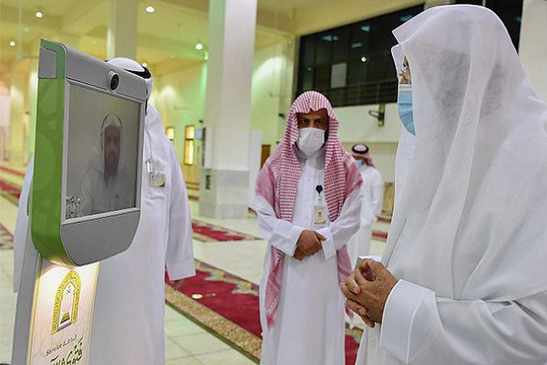 Robots in Grand Mosque 