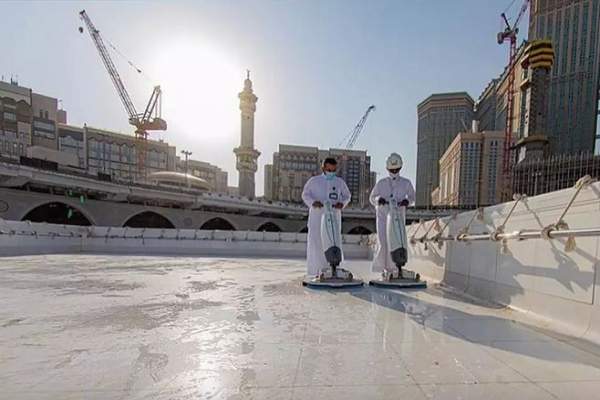 Kabaa’s Roof Cleaned (+Photos)