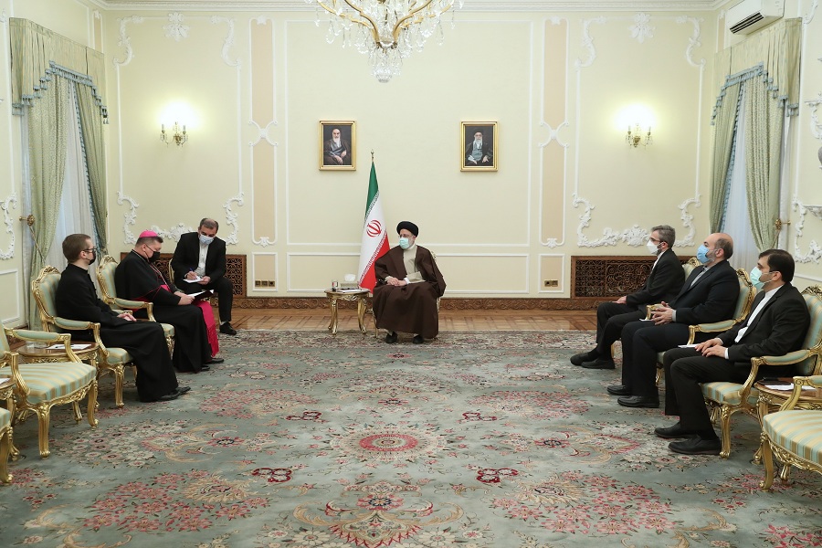 Raeisi's meeting with Vatican envoy