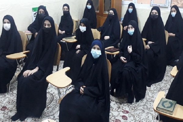 Girls learning Quran in Karbala