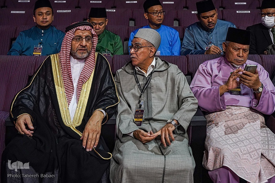 Sheikh Mohamed Ali Atafay (C) attends opening ceremony of 62nd MTHQA on October 19, 2022. (File photo by IQNA)