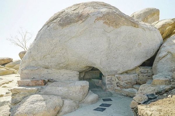 Thawr Cave in Mecca