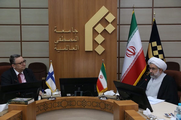 Al-Mustafa University chief holds talks with Finnish envoy to Iran