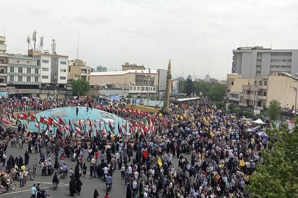 Iranian People, Officials Take Part in Mass Rallies on Int’l Quds Day