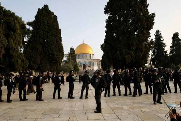  Israeli Forces Raid Al-Aqsa Mosque