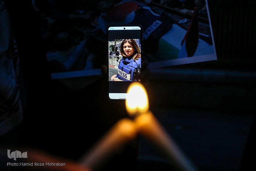 A Vigil in front of Palestinian embassy in Tehran on Thursday