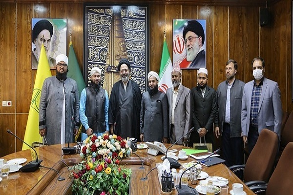 A delegation of Muslim scholars from Nepal meets with Hojat-ol-Islam Seyed Abdol Fattah Navab 