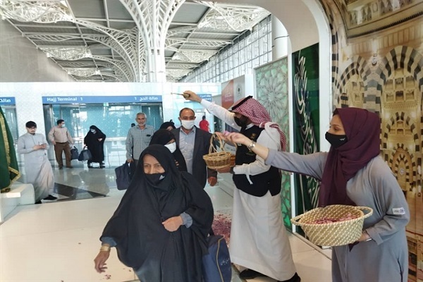 1,300 Iranian Pilgrims Arrive in Medina
