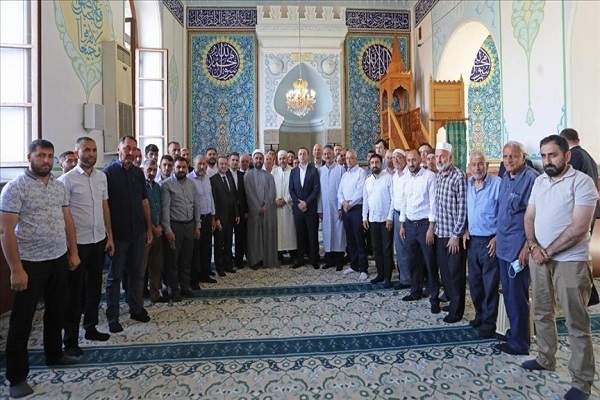 Georgia’s PM Visits Mosque, Underlines Respect for All Faiths