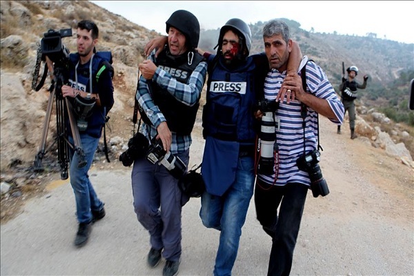 Palestinian journalists attacked by Israeli forces