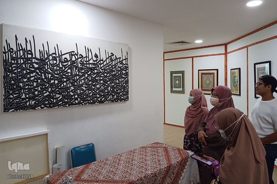 Language of Art Can Enhance Muslim Unity: Iranian Calligrapher  