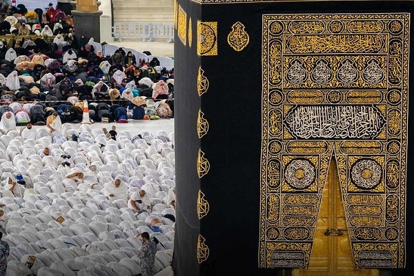 Umrah pilgrims in Mecca