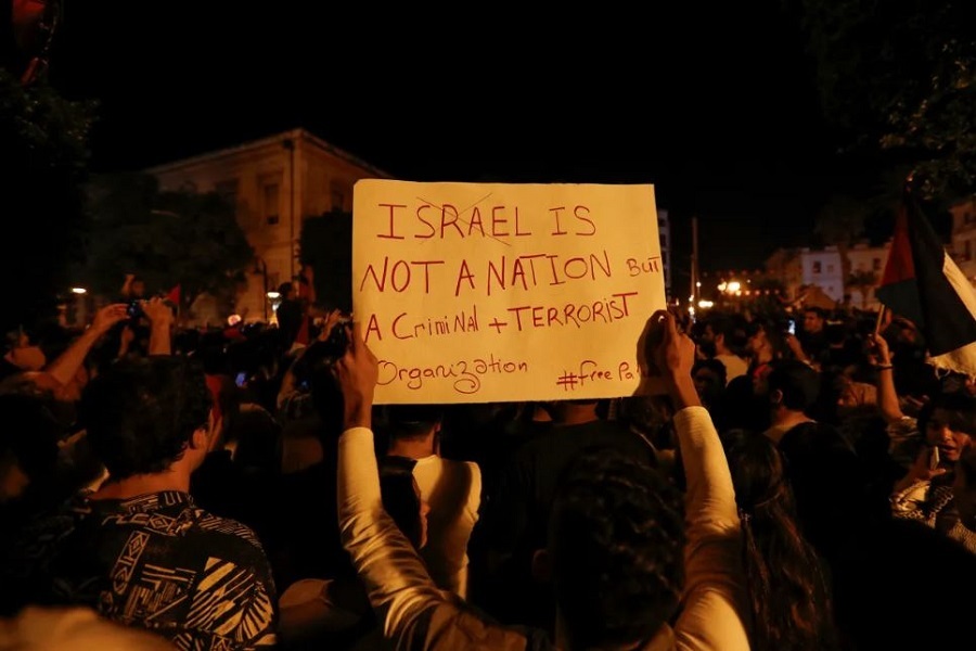 Muslims angry at Israeli regime over hitting Gaza hospital